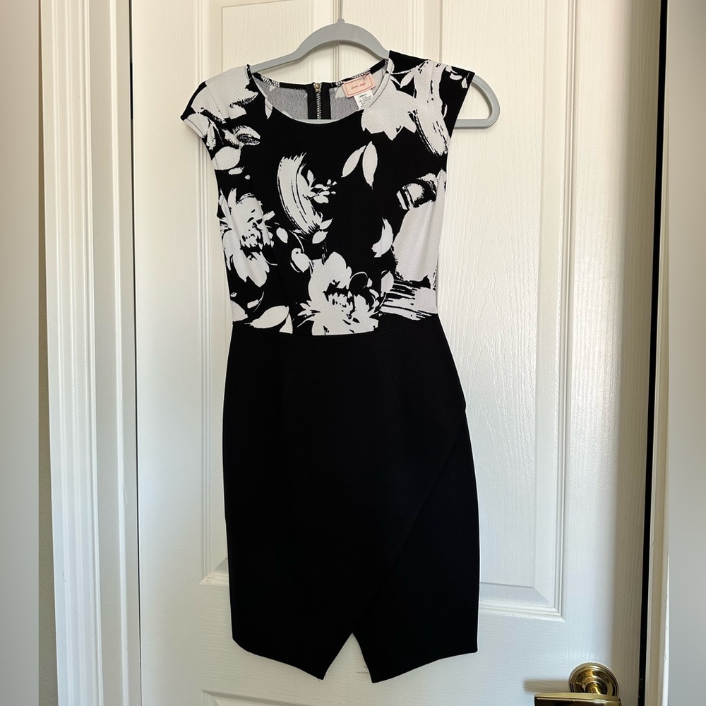 Floral Black & White Women’s Dress size S